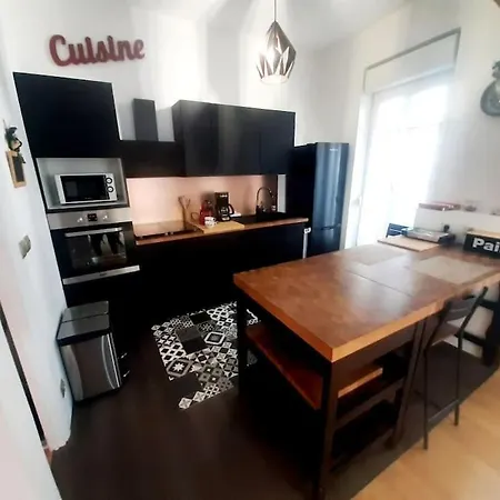 Daire Maison De Au Centre De Fismes